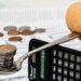 La inflación sigue a la baja, pero la Reserva Federal y Banxico seguirán con políticas restrictivas. ¿Qué significa esto para los mexicanos?