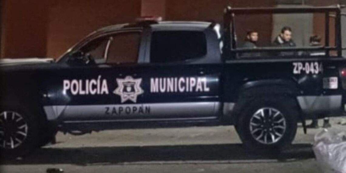 Grupo de hombres golpeó y apedreó a un indigente en Zapopan, Jalisco