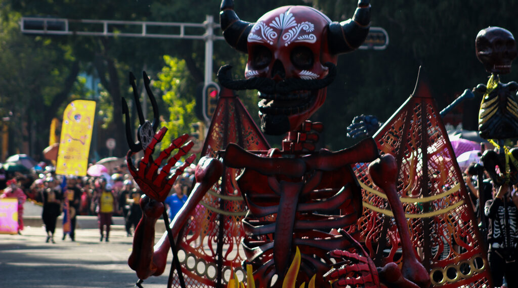Rompe récord de asistencia Gran Desfile de Día de Muertos en CDMX: Batres