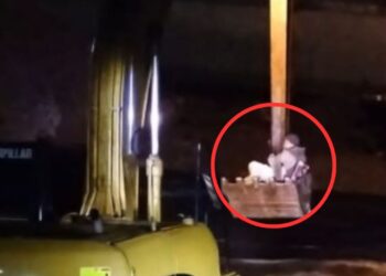 Rescatan a joven con maquinaria tras quedar debajo de escombros en Hidalgo