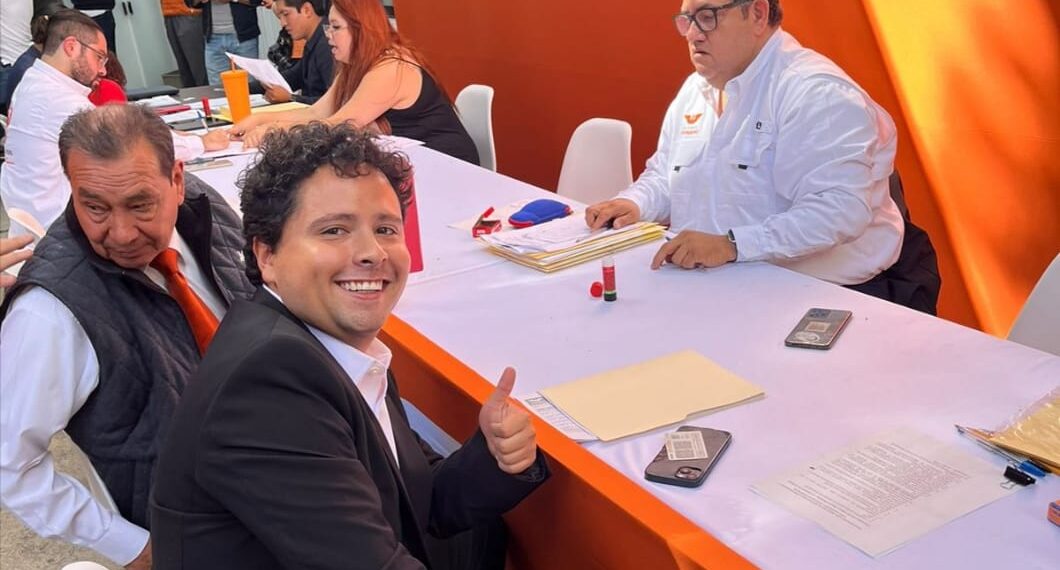 Se registró José Pellegrin Romero como precandidato a Diputado Federal por Puebla
