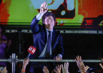 Milei estima entre 18 y 24 meses para doblegar la inflación en Argentina