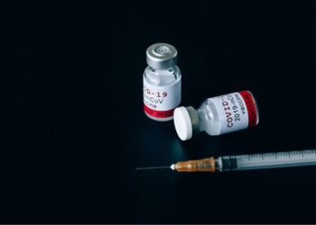 Cofepris avanza en proceso para dar registro a vacunas contra COVID-19