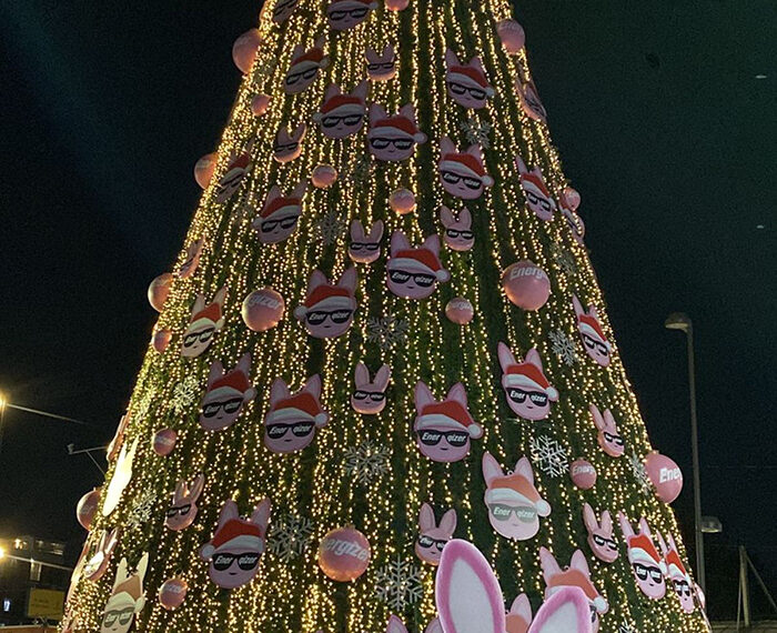 Energizer enciende su árbol para dar inicio al espíritu navideño