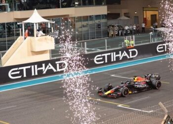 Verstappen remata 2023 con victoria en Abu Dabi y ‘Checo’ Pérez queda fuera del podio