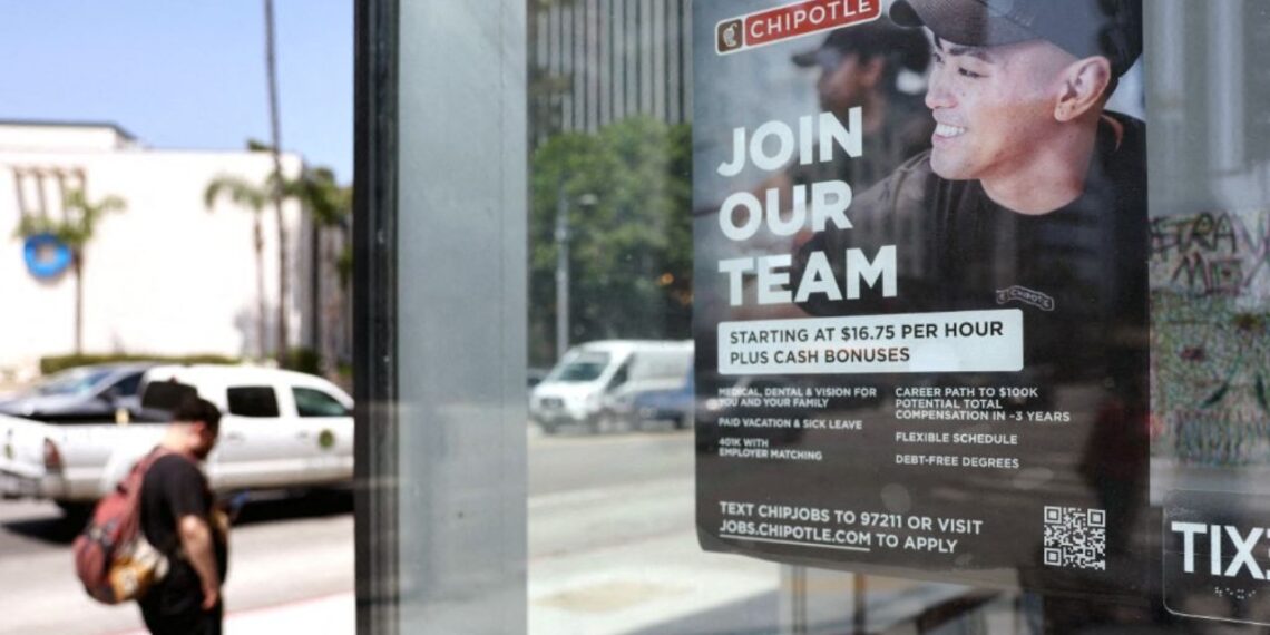 Baja la creación de empleos en EUA afectada por huelga en sector automotor