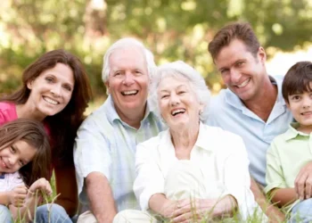 Adultos mayores conectados: así es como las cámaras inteligentes para el hogar podrían ayudar a su cuidado