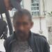 Detienen a ladrón que quedó atorado tras intentar huir en Metepec