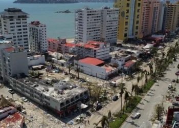 Reactivan los vuelos comerciales entre CDMX y Acapulco tras Otis