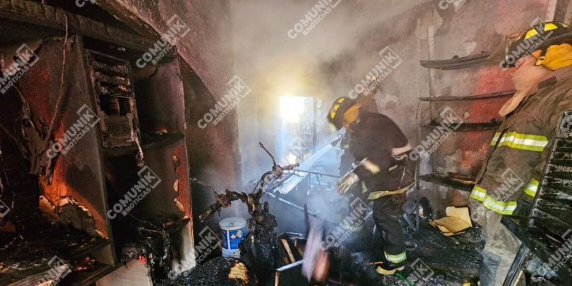 Incendio por veladoras del altar deja dos menores heridos en Pénjamo, Guanajuato