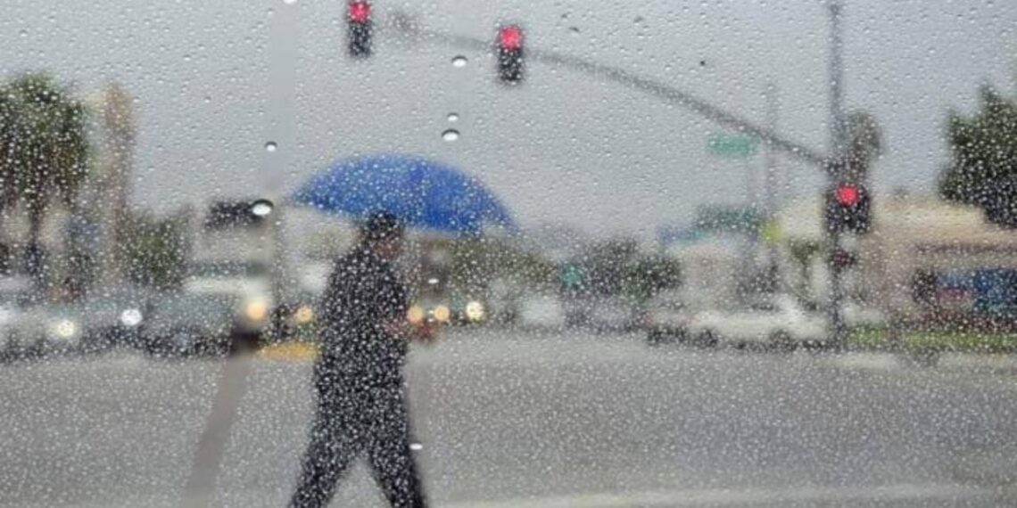 Prevén lluvias por canales de baja presión en varios estados de México