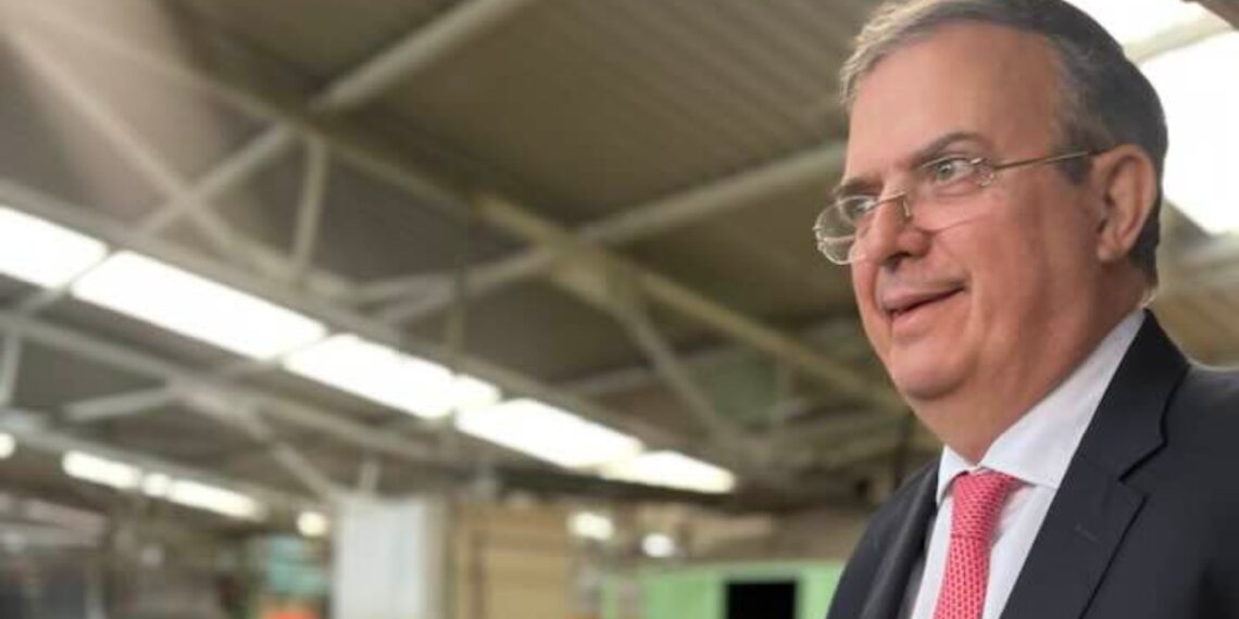 Ebrard niega haberse reunido con Xóchitl Gálvez