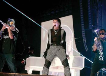 Peso Pluma; el ‘Rey bélico’ abarrota el Foro Sol