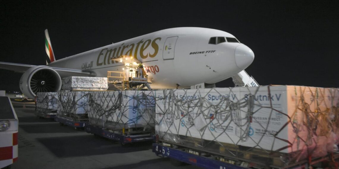 Arriban a México 600 mil vacunas Sputnik para campaña contra COVID-19