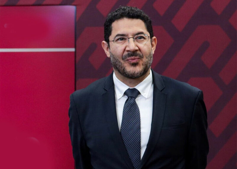 Martí Batres obtiene grado de doctorado por la UNAM