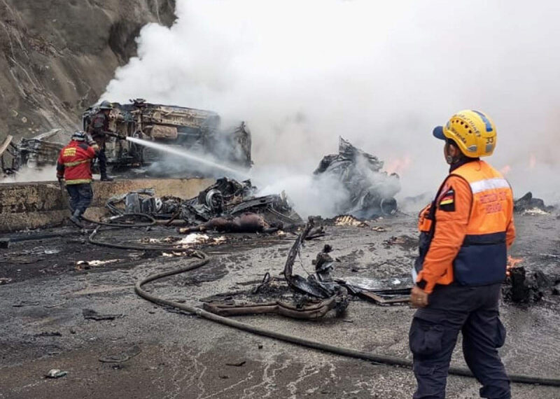 Camión embiste vehículos y deja al menos 8 muertos y 14 heridos en Venezuela