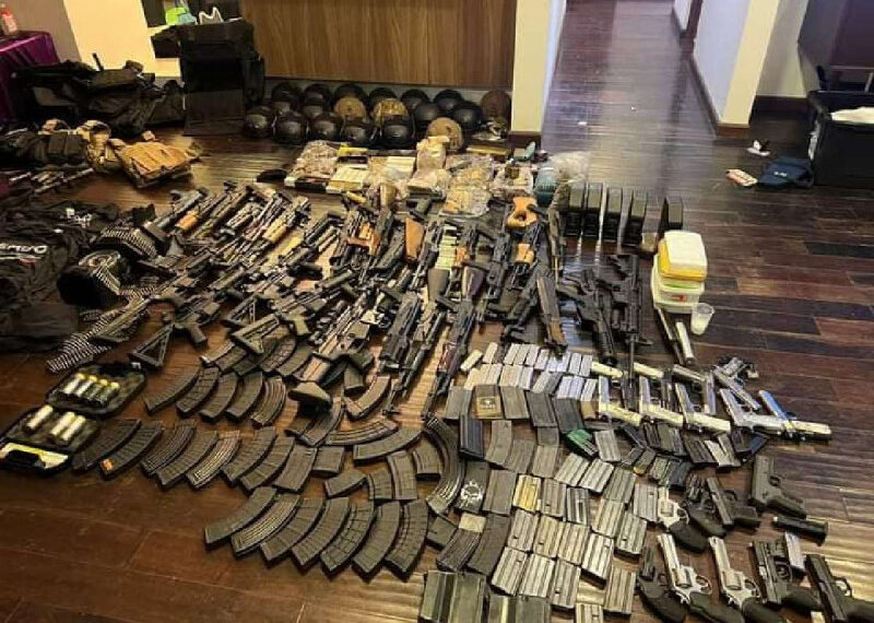 En Tijuana aseguran arsenal a operador de los Arellano Félix