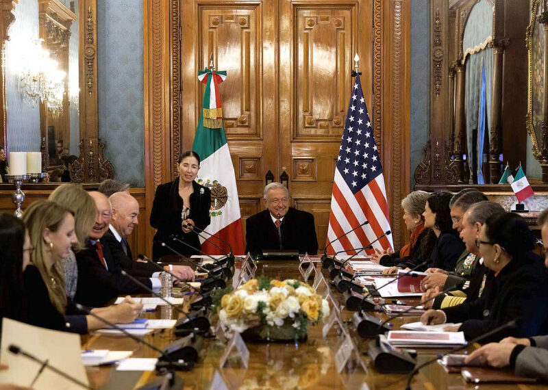 Acuerdan apertura de pasos fronterizos; encuentro en Palacio Nacional
