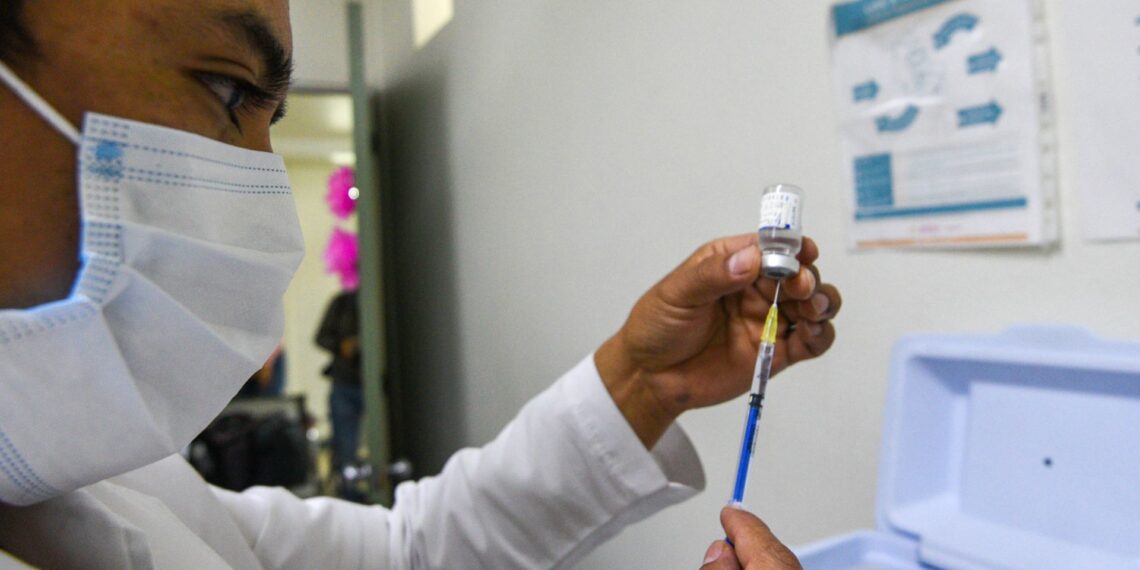 Positividad por influenza va en aumento; covid-19 en descenso: Ruy López