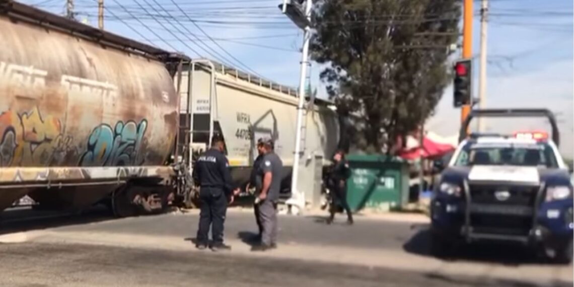 Ciclista muere arrollado por un tren en Ecatepec