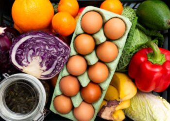 Empresas no subirán precios de canasta básica por otro semestre en México