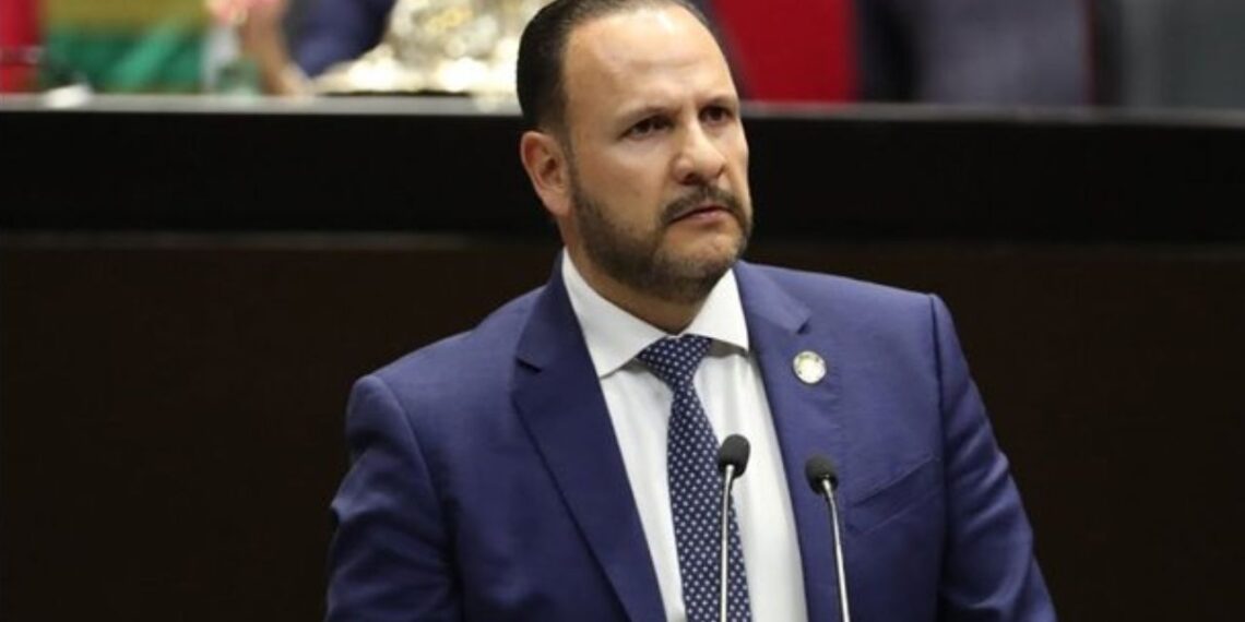 Atacan a balas a diputado del PRD, Mauricio Prieto en Tarímbaro