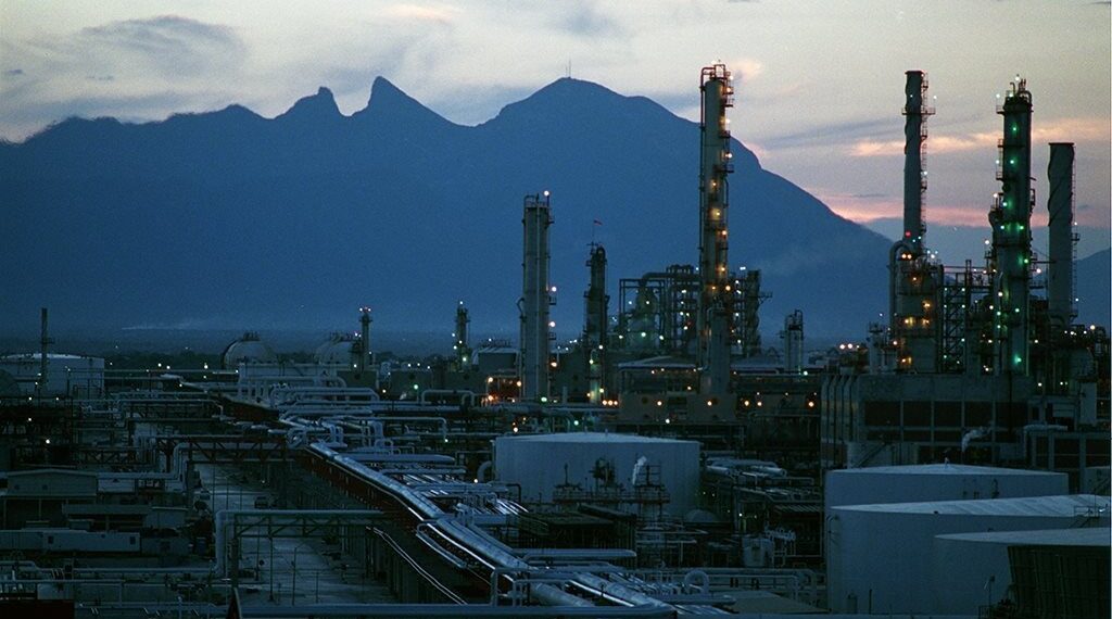 Refinería de Cadereyta, una de las tres que más aportan en el procesamiento de crudo