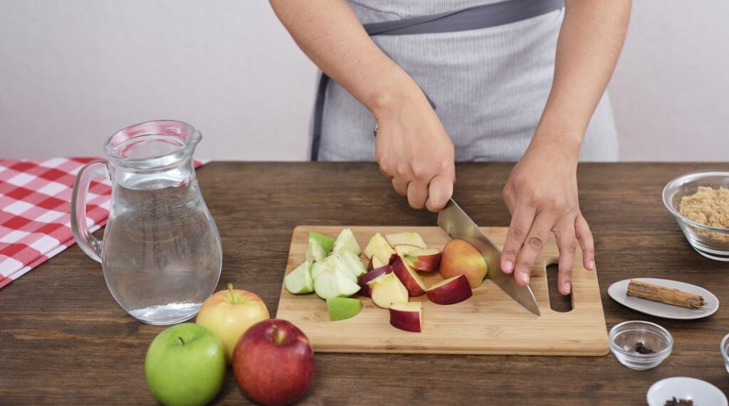 -¡Celebremos en familia! Prepara estas deliciosas galletas y una tisana de manzana para una navidad perfecta