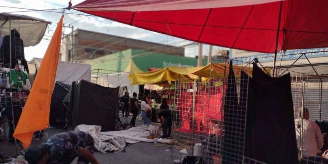 Balacera en tianguis de Coacalco deja un muerto y un herido