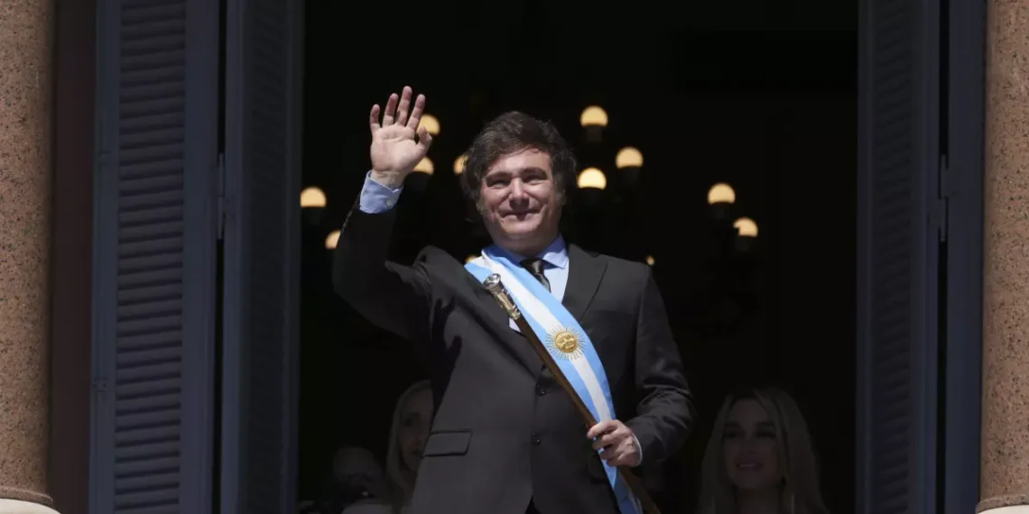 Milei dará el martes las medidas económicas de austeridad para Argentina