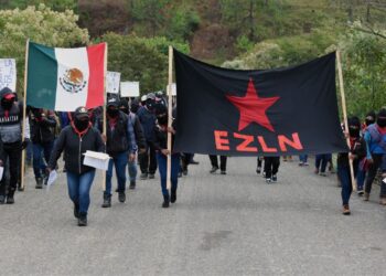 Zapatistas convocan caravana internacional por 30 Años de levantamiento