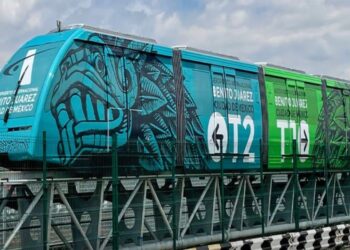 Reanudan servicio de aerotrén en el AICM