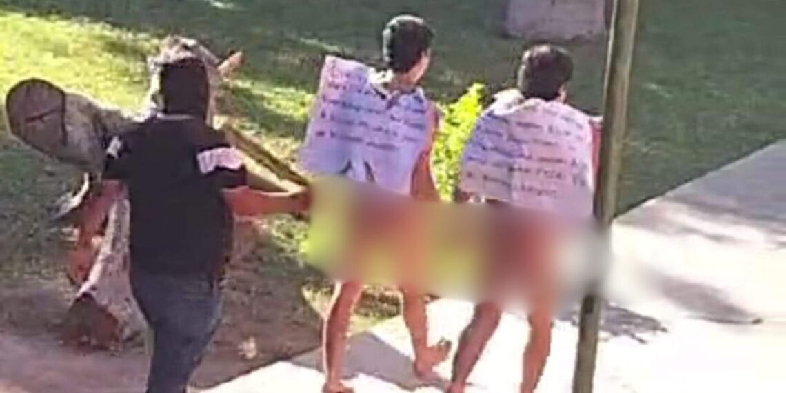 Obligan a jóvenes a caminar desnudos por vender vapeadores en Guasave