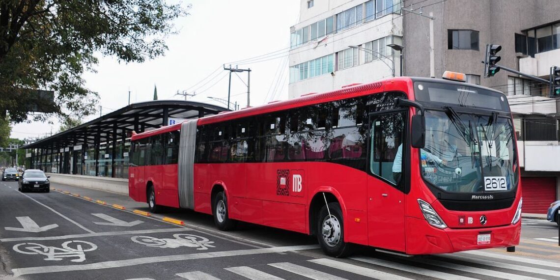 Metrobús anuncia horarios especiales para Línea 1 y 7 este 31 de diciembre y 1 de enero