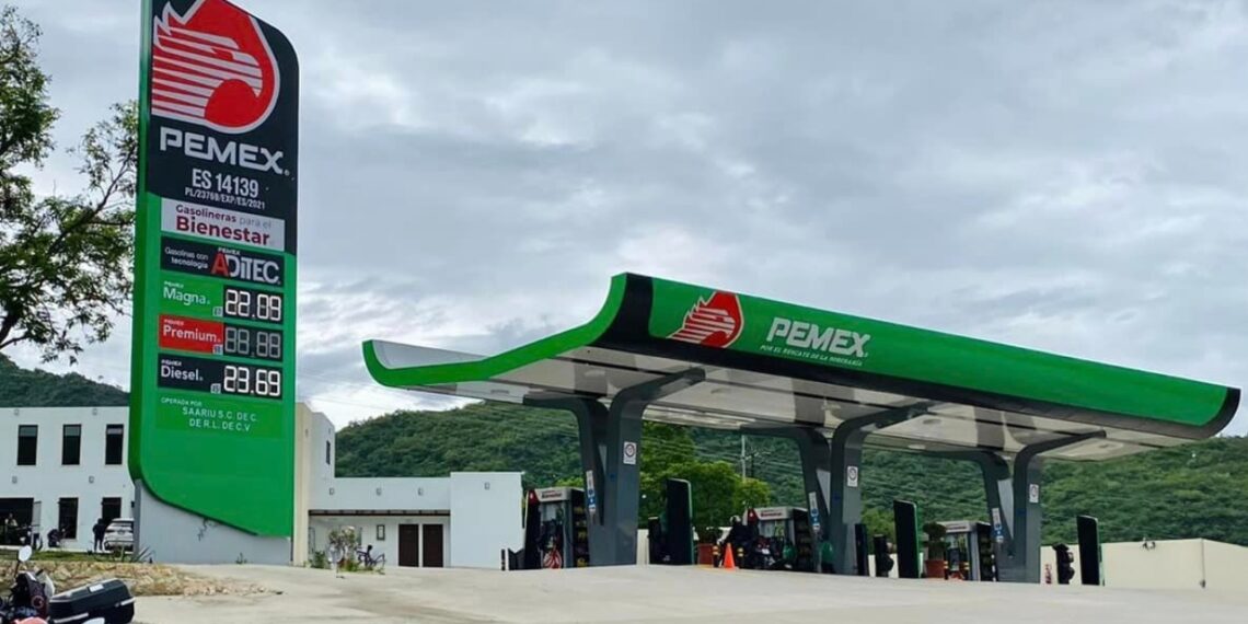 Dos mil 810 clientes regresan a Pemex tras Reforma Energética