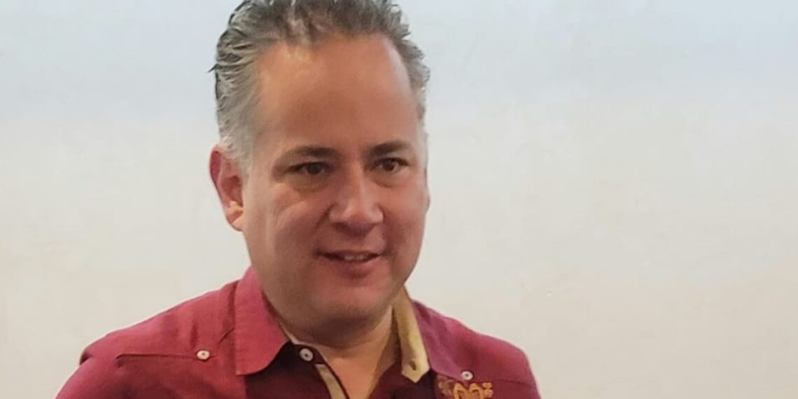 Denuncian a Santiago Nieto por lavado de dinero