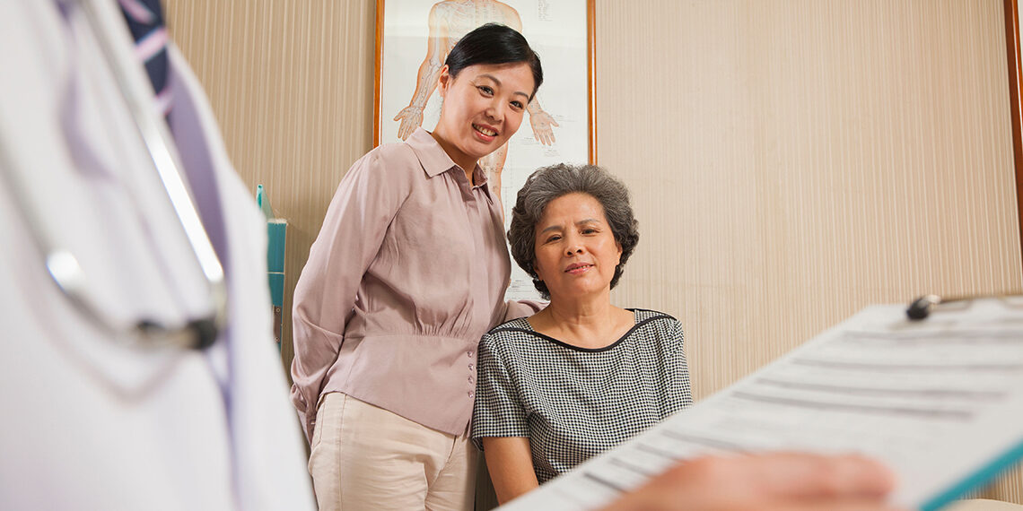 Promueven desde el Senado licencia a trabajadores que acompañen a un adulto mayor a citas médicas