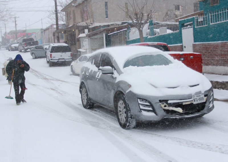 Clima gélido obliga a cerrar carreteras en Chihuahua