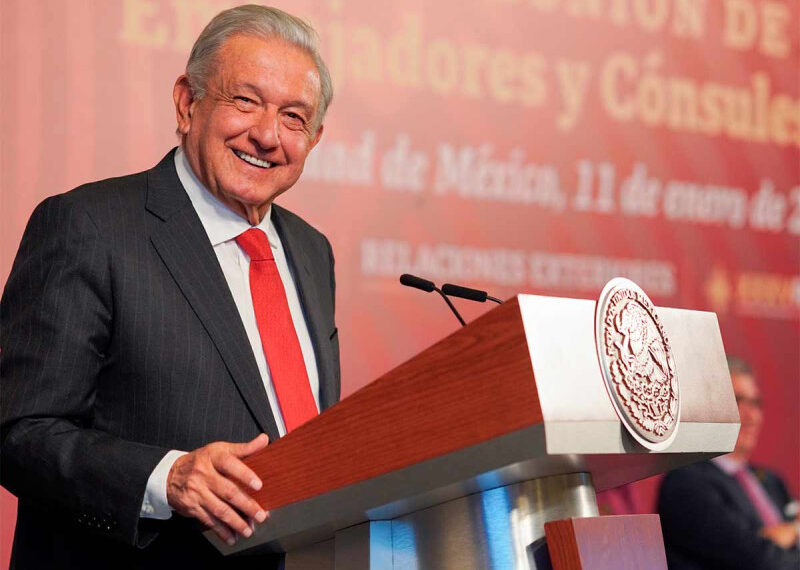 ‘¿Le seguimos?’, así reaccionó López Obrador tras sismo en Palacio Nacional