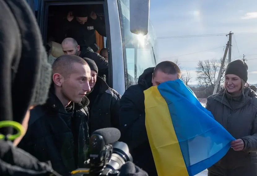 Rusia y Ucrania canjean a unos 195 prisioneros de guerra tras derribo de avión