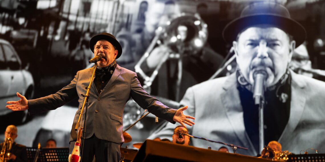 120 mil personas reciben el 2024 con mega concierto de Rubén Blades en paseo de la reforma