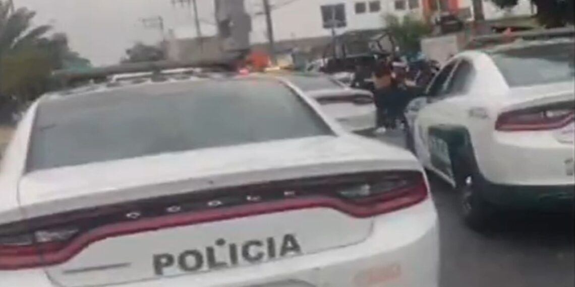 Caen 6 personas tras golpear a policías en Iztacalco