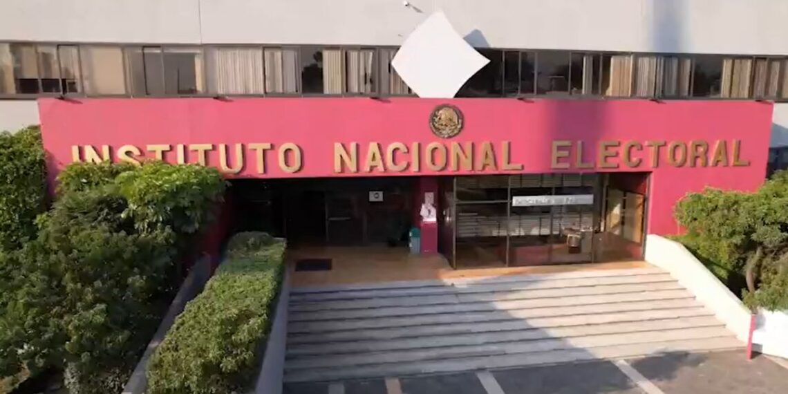 Humo de incienso provoca falsa alarma de incendio en el INE