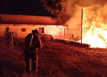 Noche de incendios moviliza a Bomberos en Jalisco