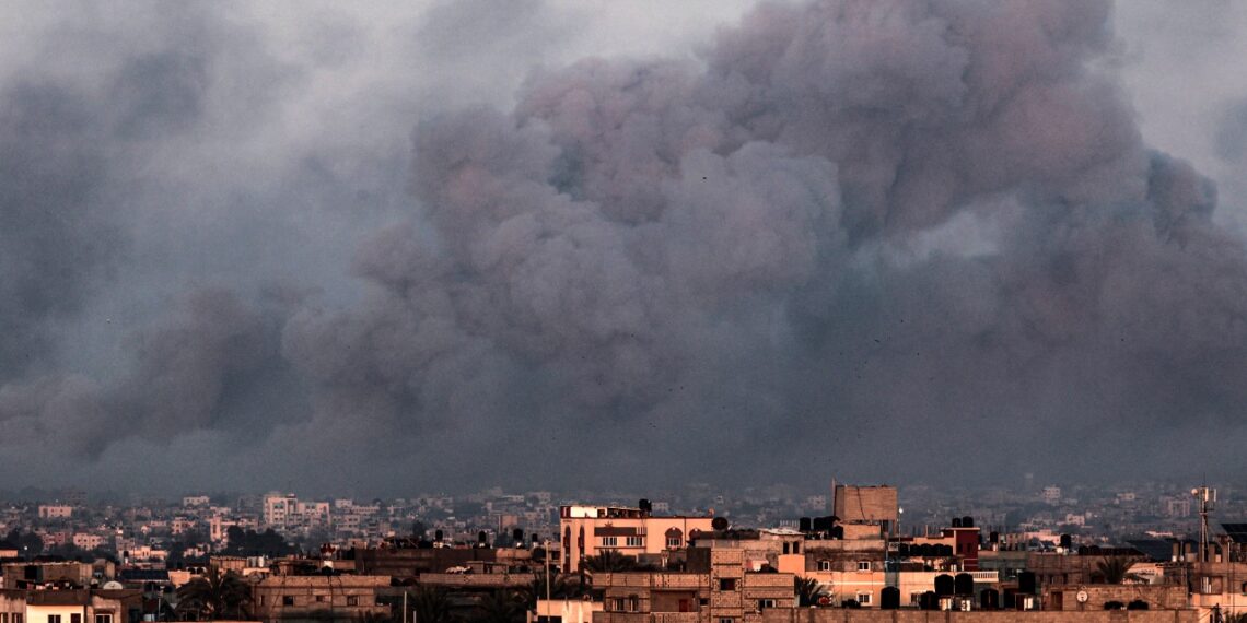 Israel ataca el sur de Gaza a pesar de su anuncio de retirada