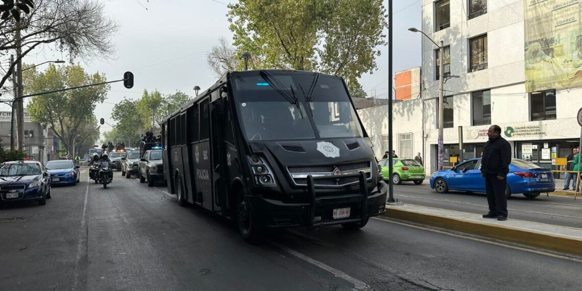 Encapuchados intentan desalojar predio en la Piedad Narvarte; 20 detenidos