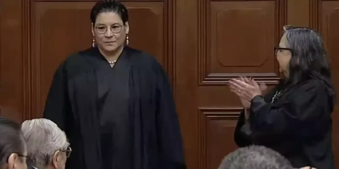 Lenia Batres asume cargo de ministra