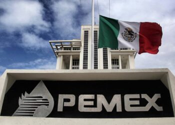 Director de Pemex prevé dejar déficit de 62 mil barriles al terminar el sexenio