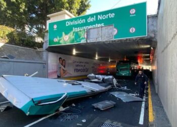 Al menos 30 heridos deja accidente en bajo puente de Insurgentes y Viaducto