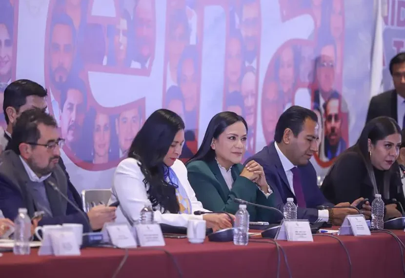 Resalta Ariadna Montiel entrega de pensiones para adultos mayores ante diputados de Morena